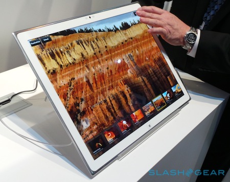 Panasonic cho biết đây là tablet mỏng nhất và nhẹ nhất trong phân khúc máy tính bảng 20 inch